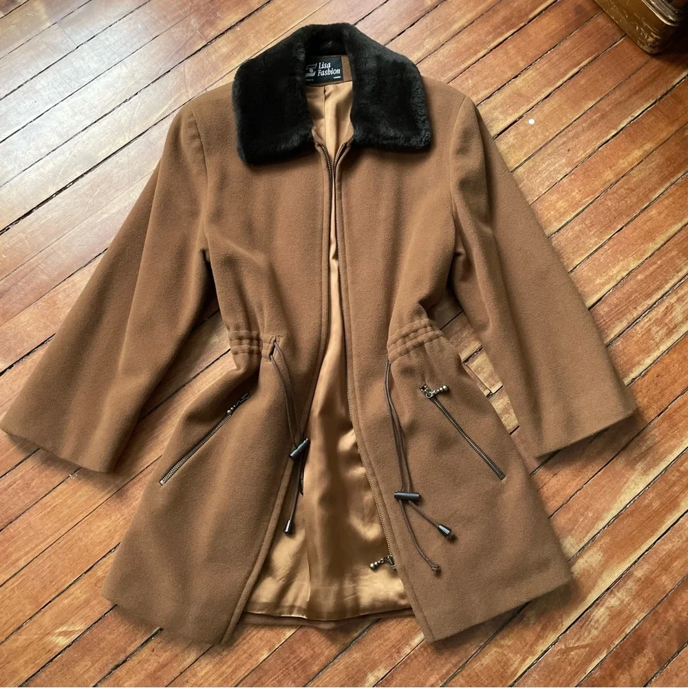 Vintage LISA FASHION Wool Cashmere Coat | Hourglass Silhouette | Med - Picture 3 of 15